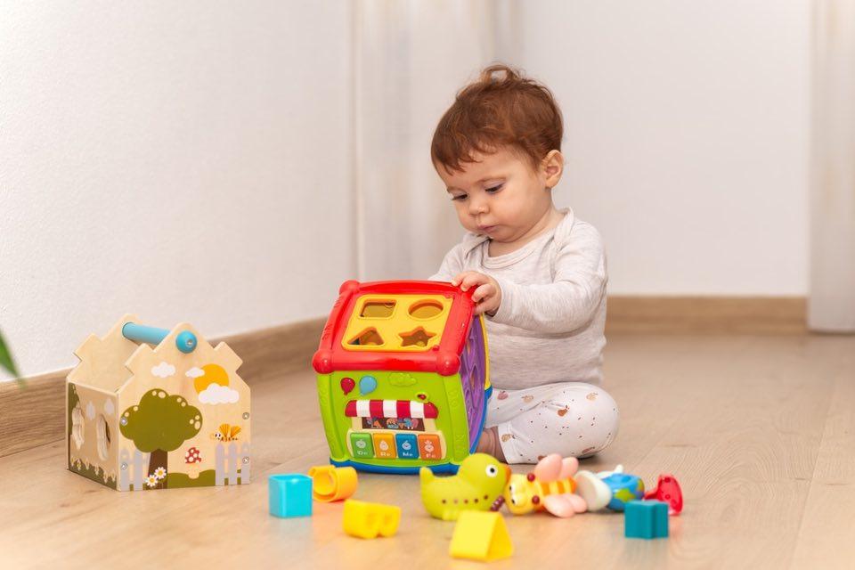 როგორ ვეთამაშოთ 11 თვის ბავშვს 🧸